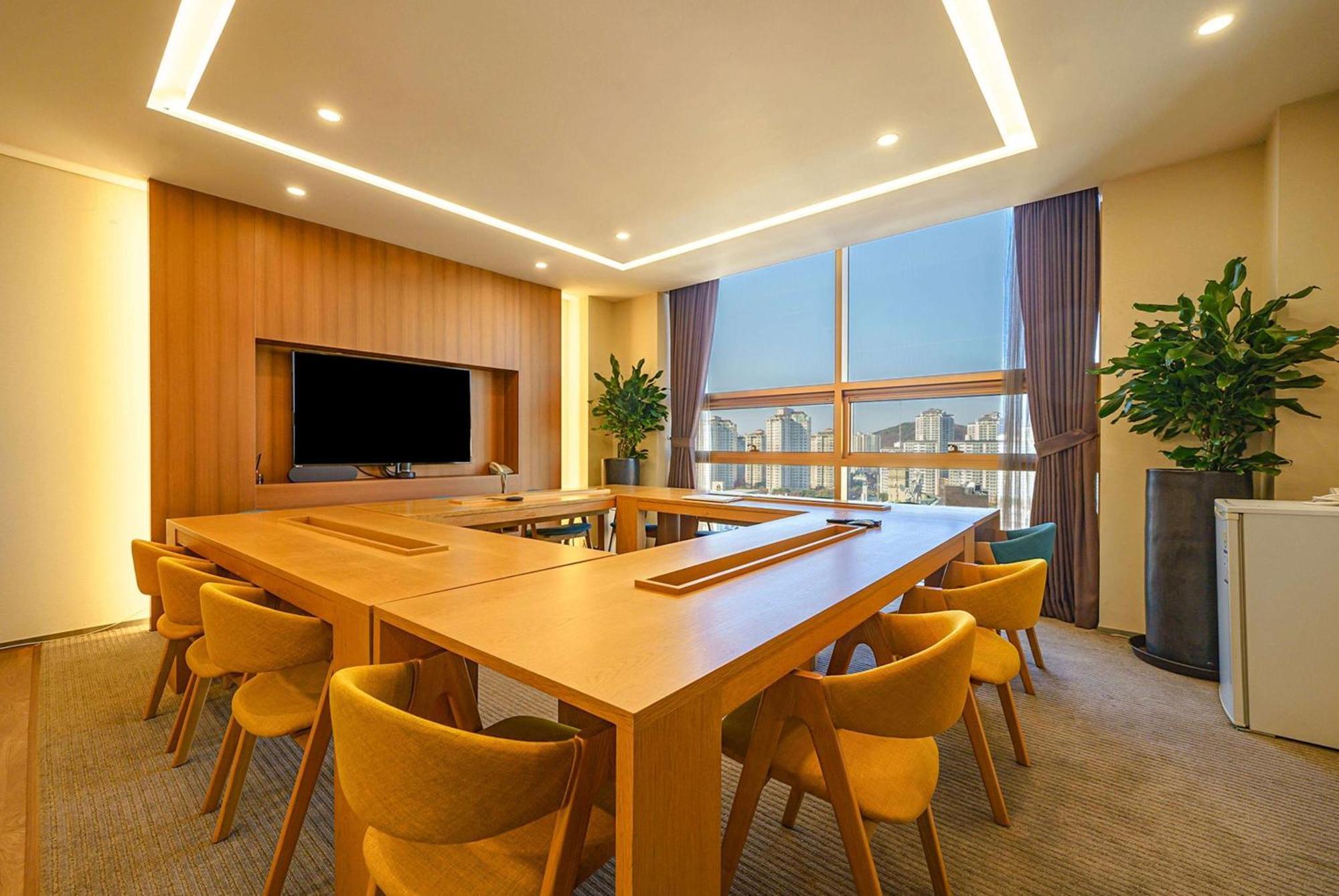 Gloucester Hotel Incheon Buitenkant foto