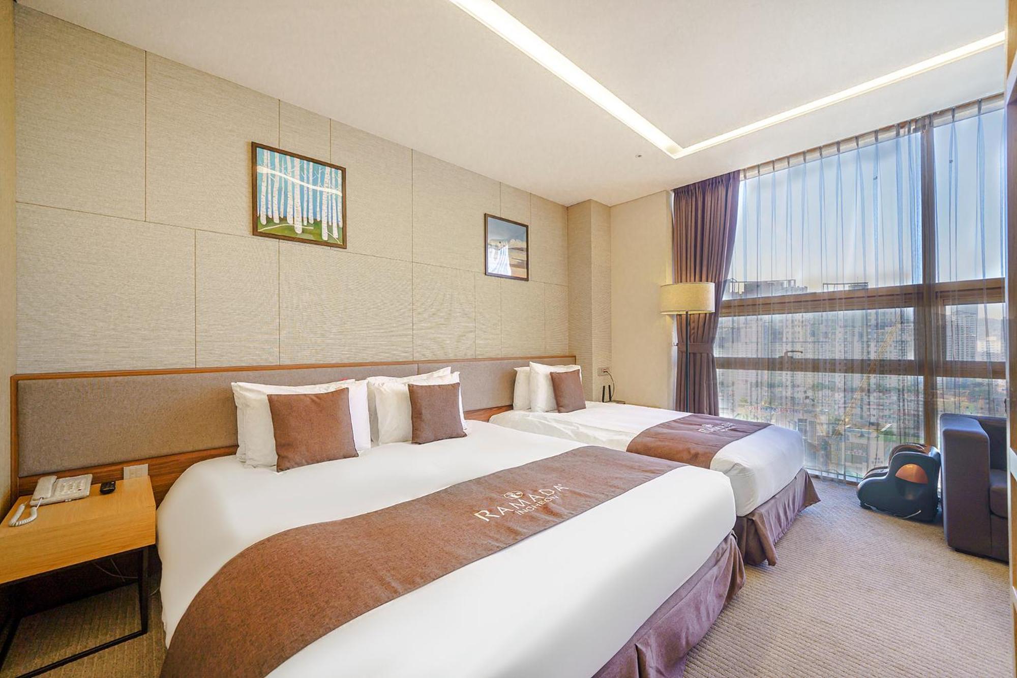 Ramada By Wyndham Incheon Hotel Buitenkant foto
